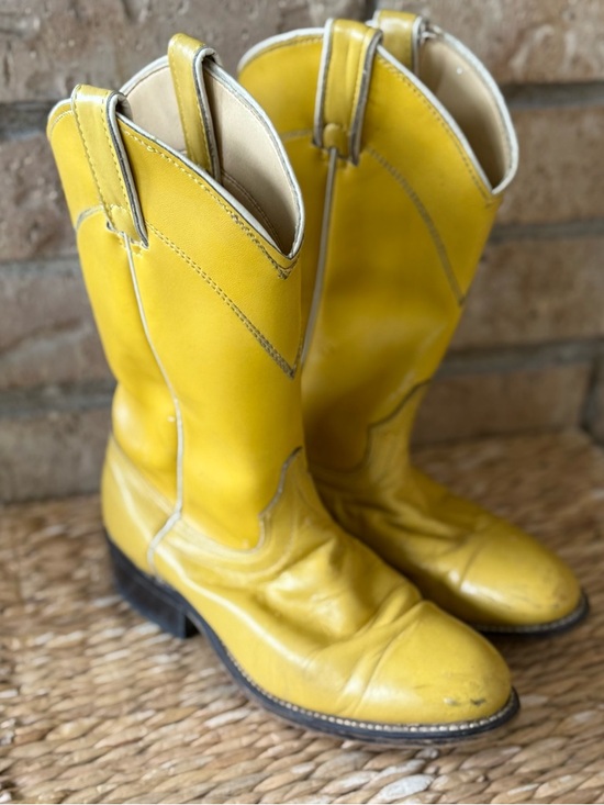 Laredo Shoes - Laredo yellow Leather Cowboy Boots. Tan interior